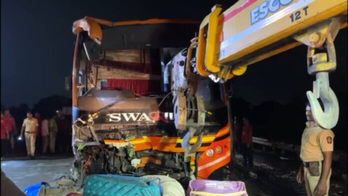 Four Killed, Several Injured As Bus Falls Into Ditch On Mumbai Express Highway