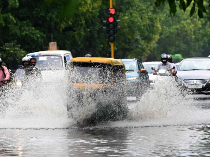 Heavy rain lashes parts of Delhi; many areas report waterlogging