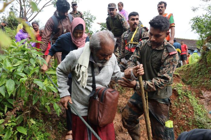 Kerala landslides: Death toll rises to 150, Navy teams arrive in Chooralmala for rescue ops