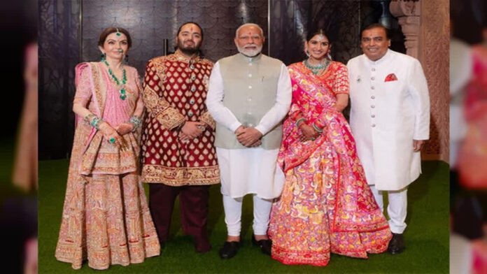 PM Modi poses with Mukesh Ambani, Nita Ambani and newly-wed Anant-Radhika for perfect snapshot