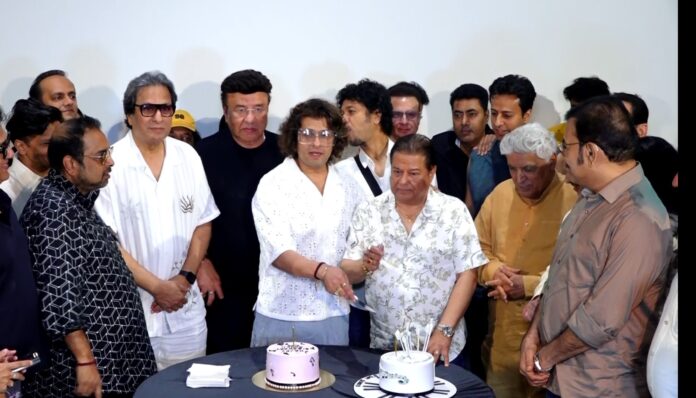 Sonu Nigam celebrates birthday with Javed Akhtar, friends from music industry