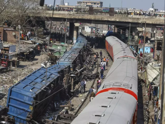 AAP Targets Centre, Ministry Of Railways Over Train Accidents