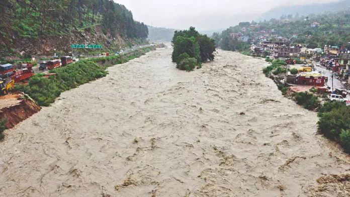 Himachal: Flash floods block Manali-Leh highway in Lahaul Spiti