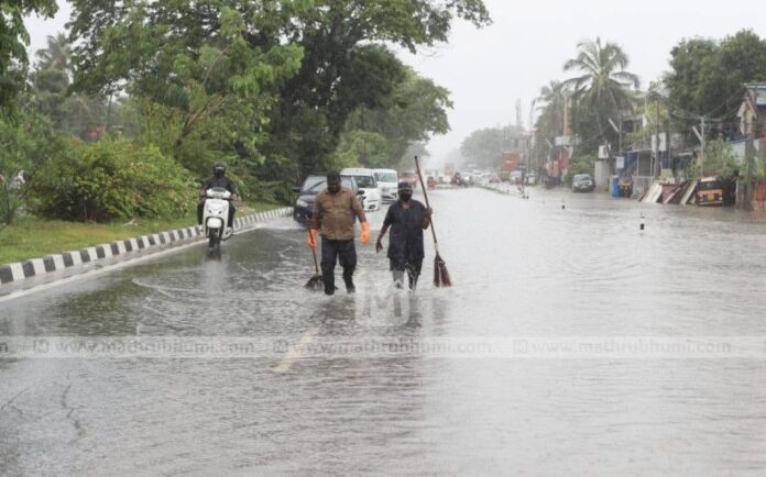 Heavy Rains Lash National Capital; IMD Issues Yellow Alert