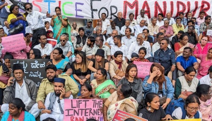 Maharashtra: Local trains stopped at Badlapur station to protest against alleged sexual assault of two minor girls