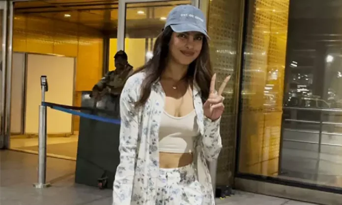 Priyanka Chopra touches down in Mumbai