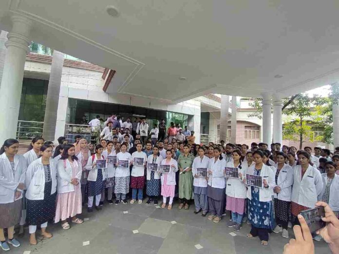 Delhi: RML Hospital Doctors End Strike Against Kolkata Doctor-Rape-Murder Case; Welcome SC Intervention