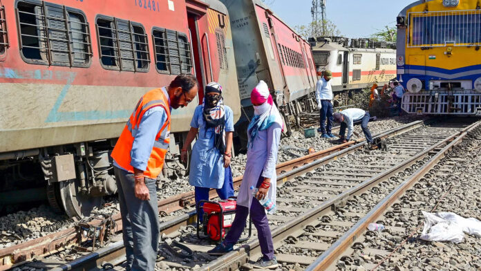 22 Bogies Derailed, No Injuries Reported, ADM Kanpur Assesses Derailment Site Of Sabarmati Express