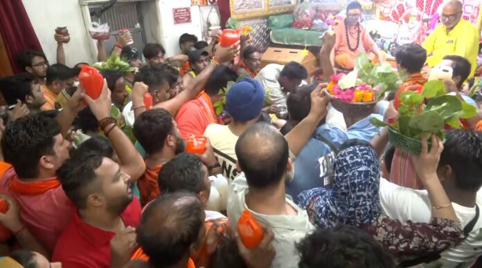 Devotees Throng Temples To Offer Prayers On 'Sawan Shivratri'