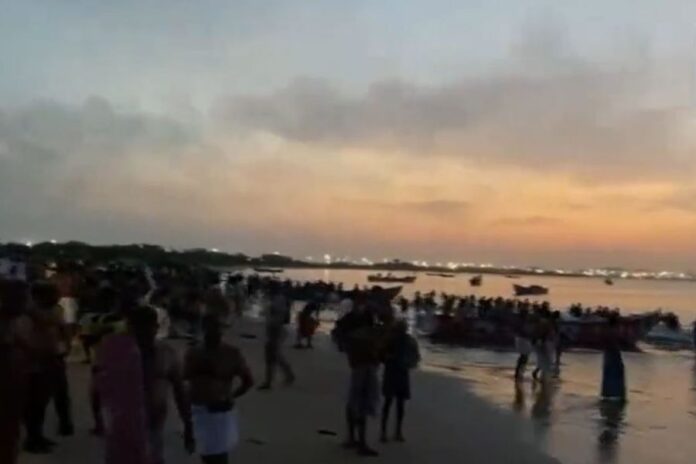 Devotees Take Holy Dip At Thoothukudi Harbour Beach On 'Aadi Amavasai'