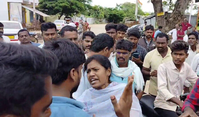 Telangana: Women Journalist File Complaint At Women's Commission After Alleged Attack At CM's Hometown