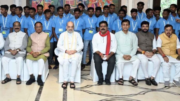 31 Youths From Maoist-Affected Bijapur Meet Amit Shah