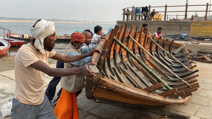 Varanasi boatmen suffer as boat services remain suspended