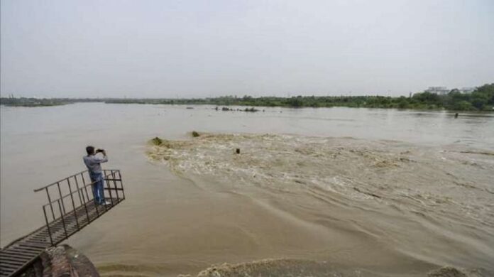 Uttar Pradesh: Water levels in Ganga, Yamuna rise in Prayagraj