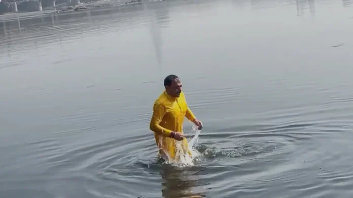 Delhi BJP President Virendra Sachdeva takes a dip in polluted Yamuna river