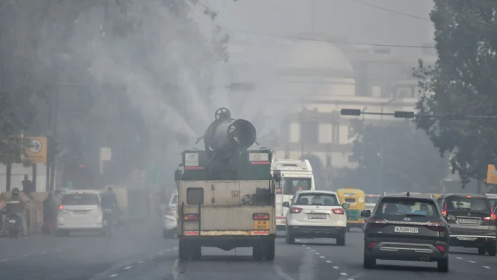 Smog Engulfs Parts Of Delhi As Air Quality Continues To Deteriorate