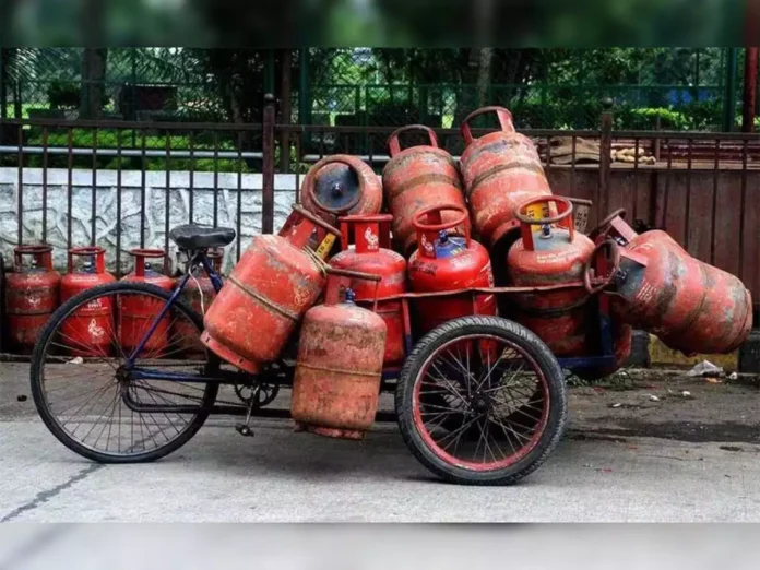 Andhra: Free Cooking Gas Cylinder Scheme Comes Into Force From Deepavali