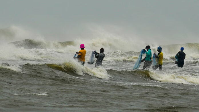 Cyclone Fengal Update Landfall Expected Near Puducherry-Mahabalipuram