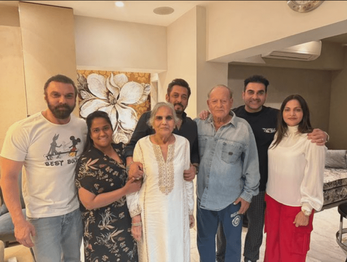 Khan Family Shares Heartwarming Picture, Fans Celebrate Their Bond