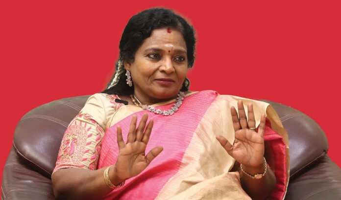 Tamil Nadu BJP leader Tamilisai Soundararajan Celebrates Mahayuti's Lead