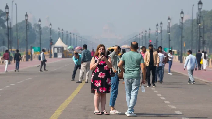 No respite for citizens, Delhi registers warmest October month since 1951