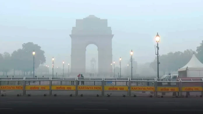 Smog Blankets Delhi, Air Quality Remains 'Very Poor'