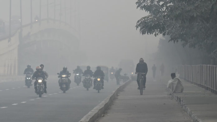 Cold Wave And Dense Fog Grip Delhi On Christmas Morning