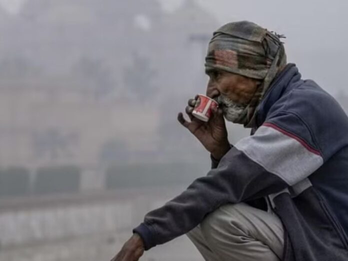 Delhi’s Temperature Drops to 5.6°C, Cold Wave Grips North India