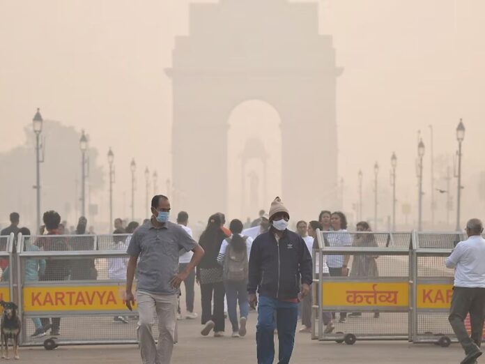 Delhi's Air Quality Stays in 'Very Poor' Category as Pollution Woes Continue