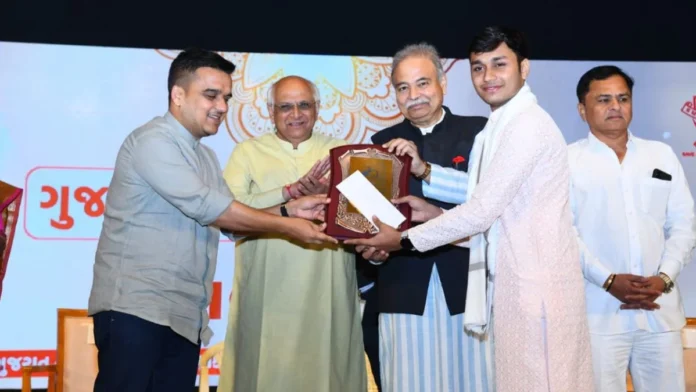 Gujarat CM Patel Awards 'Gujarat Sanskrutik Yoddha Puraskar' To Eight Cultural Icons