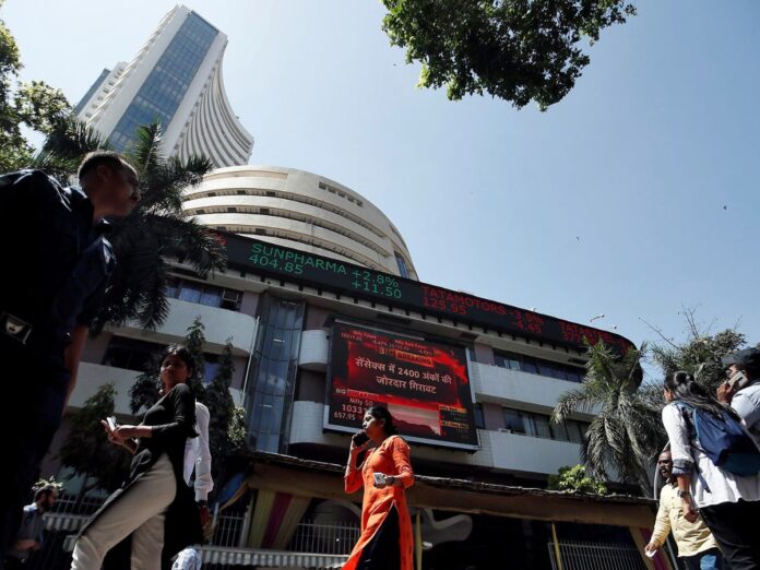 Indian Stock Markets Slide Amid Weak Global Cues and Pre-Fed Rate Anticipation