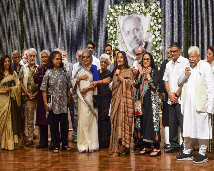 Naseeruddin Shah, Shabana Azmi, And Others Pay Tribute At Shyam Benegal's Memorial In Mumbai