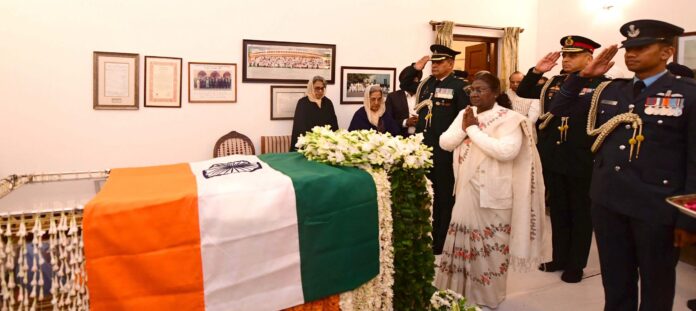 President Droupadi Murmu Pays Tribute To Former PM Manmohan Singh