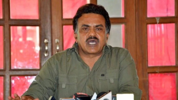 Shiv Sena's Sanjay Nirupam Questions SP Chief Akhilesh Yadav Over Waqf Board Membership Debate