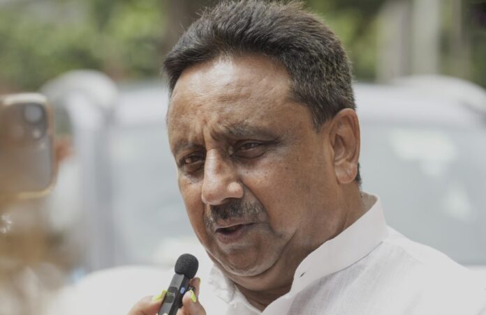 BJP MP Praveen Khandelwal Slams Arvind Kejriwal For Failing To Provide Homes For Slum Dwellers In Delhi