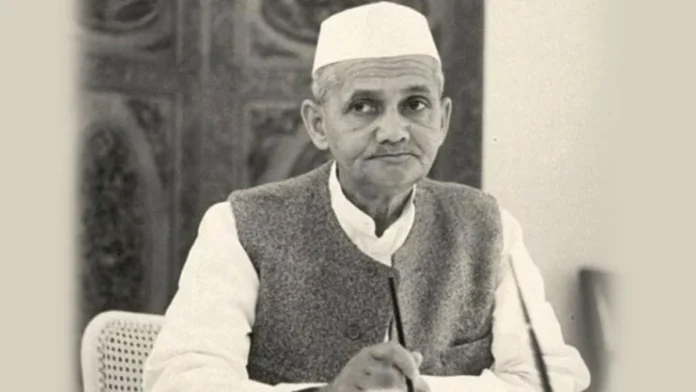 Congress Chief And Leaders Pay Tribute To Lal Bahadur Shastri On 59th Death Anniversary