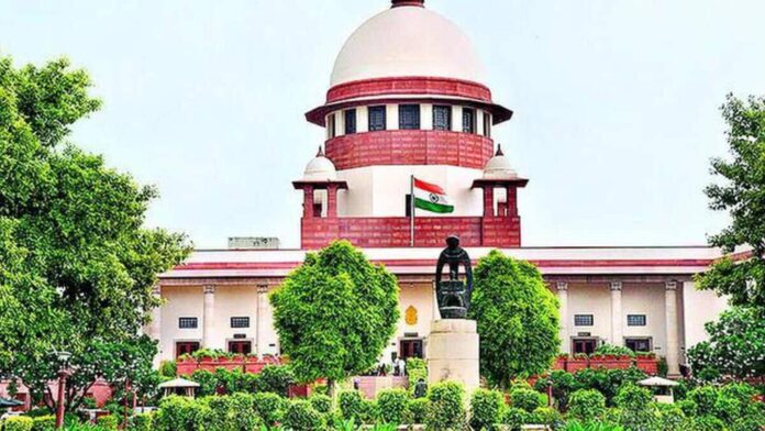 SC Issues Notice To Centre, ECI Over Amendment To Election Rules