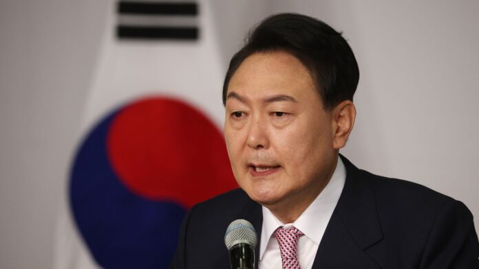 Investigators Face Resistance In Attempt To Arrest Impeached South Korean President Yoon Suk Yeol