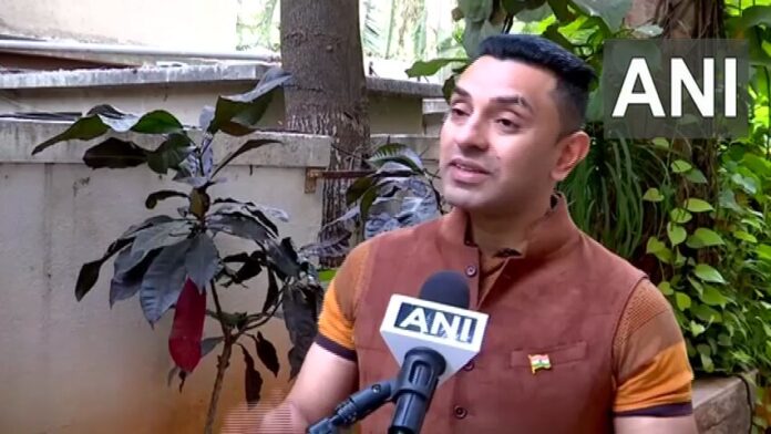 Tehseen Poonawalla Criticizes Kerala CM Pinarayi Vijayan Over Sanatan Dharma Remarks