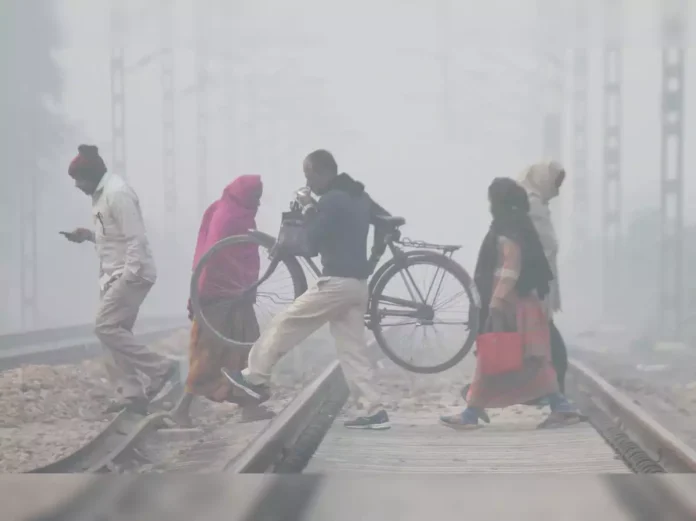 Dense Fog, Cold Wave Grip North India; Delhi Records Very Poor Air Quality