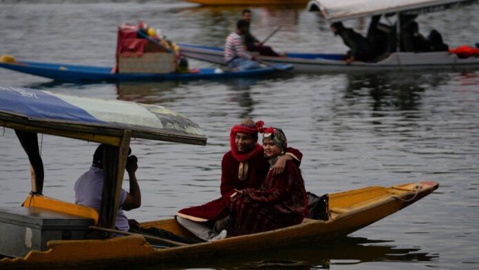 Tourism Ministry Urges Support For Stranded Tourists After Pahalgam Terror Attack; J&K Govt Announces Ex-Gratia Compensation