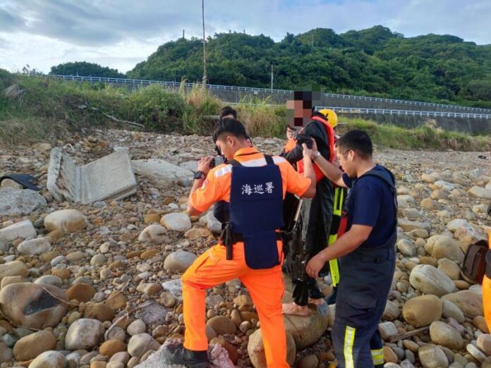 Chinese Father And Son Arrested For Illegal Entry Into Taiwan Via Rubber Boat