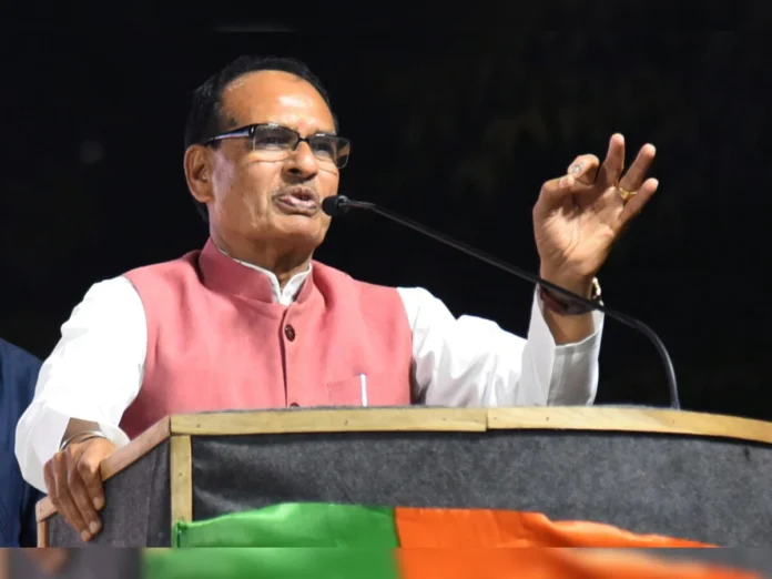 Shivraj Singh Chouhan Promotes Direct Paddy Sowing in Punjab, Showcases Water-Saving Innovations