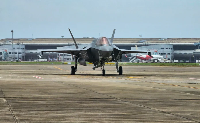 Stranded UK F-35B Fighter Jet In Kerala To Be Shifted To MRO Facility For Repairs