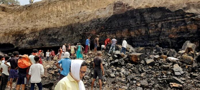 4 Dead, Several Feared Trapped After Illegal Mining Triggers Coal Mine Collapse In Jharkhand