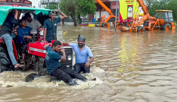 Heavy Rains Lash Patna, Cause Widespread Waterlogging; Odisha Battles Baitarani River Floods