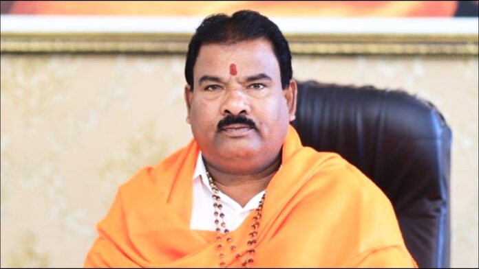 Shiv Sena MLA Sanjay Gaikwad Justifies Assaulting Canteen Staff Over ‘Stale Food’, Video Sparks Outrage