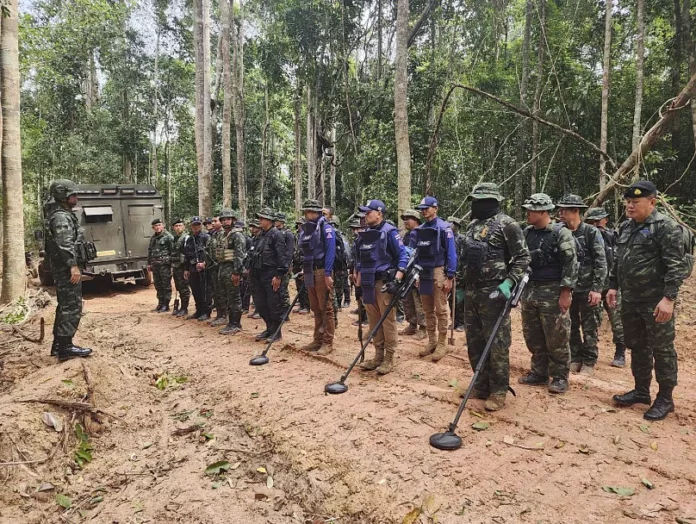 Thailand Escalates Border Dispute With Cambodia After Landmine Blast Injures Soldier