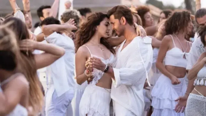 'War 2' First Song 'Aavan Jaavan' To Drop Soon, Hrithik Roshan And Kiara Advani Twin In Teaser Still