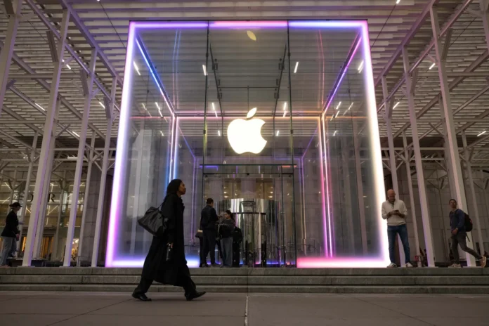 Apple Commits An Additional $100 Billion To US Manufacturing To Avoid Tariffs